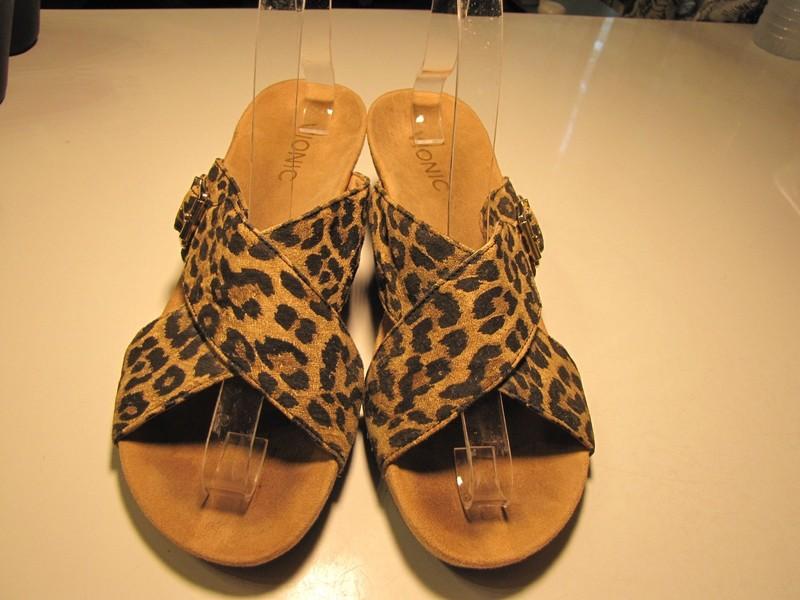 Vionic Leopard Print Slides Size 7 2.5 Inch Heel