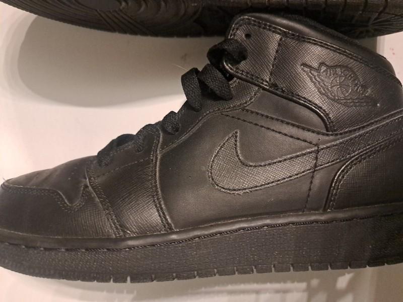 VTG Jordan 1 Nike Triple Black Sz 5 Youth EUC
