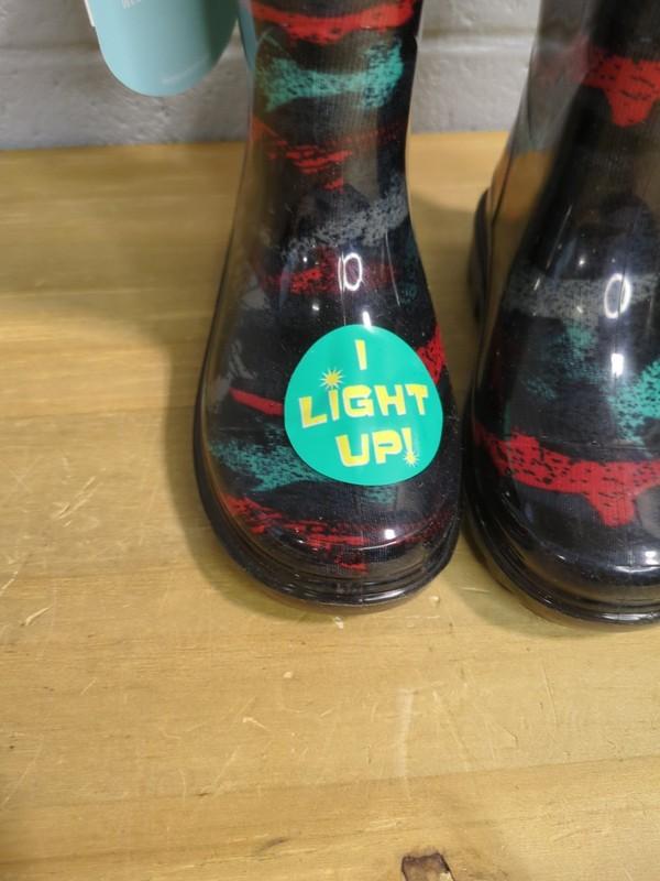 Western Chef Light Up Kids Shark Rainboots Toddler Size 6 With Tags