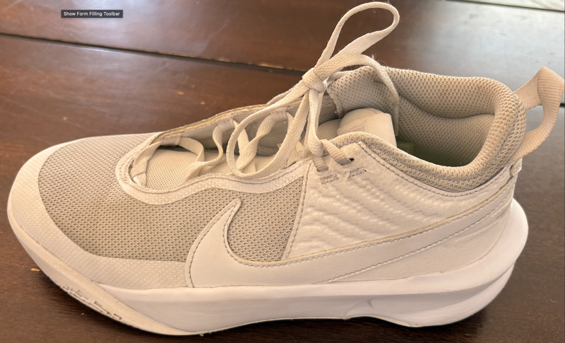 White Nike Hustle Running Shoes Boys Youth Size 6 *Pre-Owned