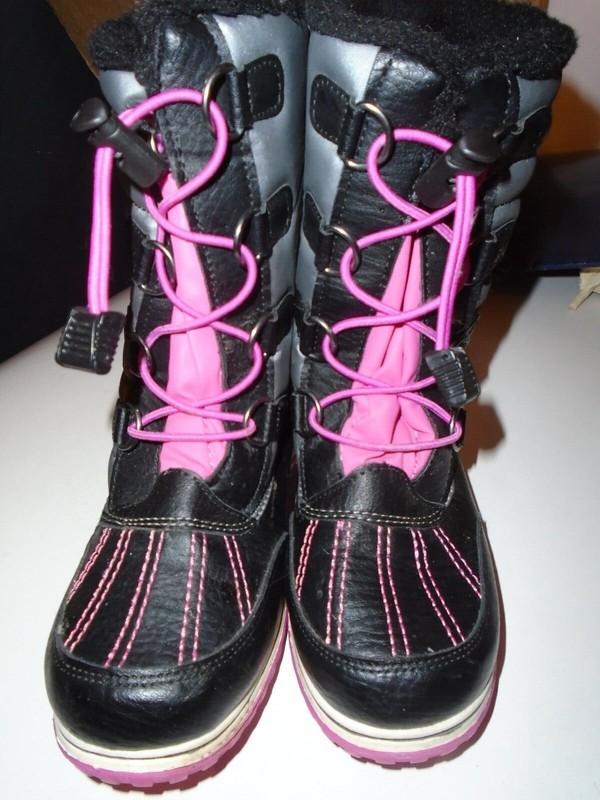 Winter Boots Totes Thinsulate child Girls size 3  Black with pink