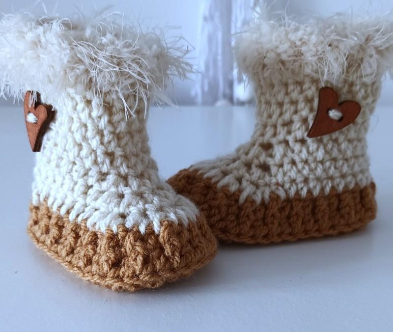 WINTER SOFT BABY CROCHET SHOES BOOTS HANDMADE BOOTIES WITH BEIGE FUR