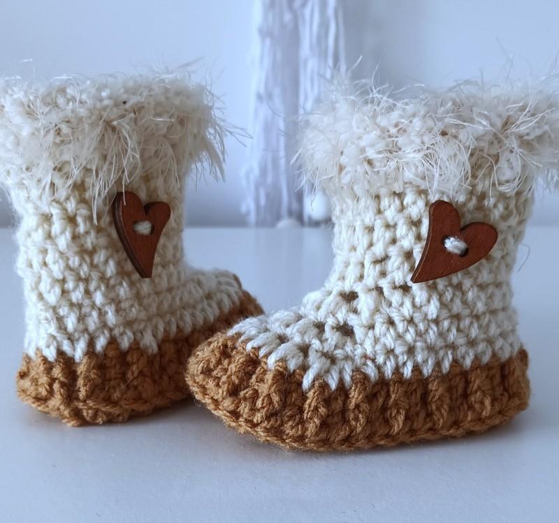 WINTER SOFT BABY CROCHET SHOES BOOTS HANDMADE BOOTIES WITH BEIGE FUR