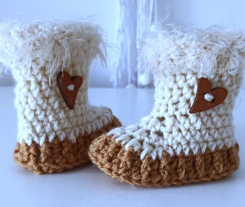 WINTER SOFT BABY CROCHET SHOES BOOTS HANDMADE BOOTIES WITH BEIGE FUR