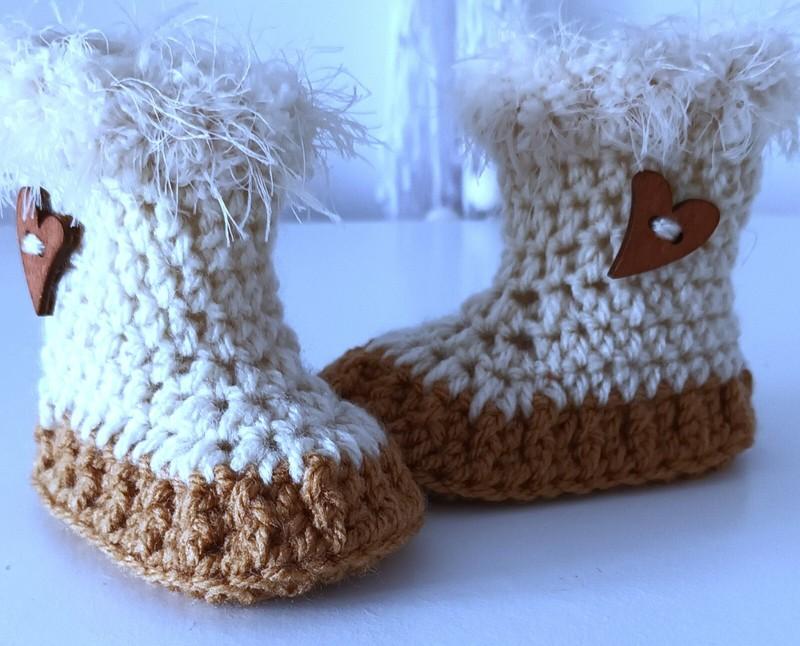 WINTER SOFT BABY CROCHET SHOES BOOTS HANDMADE BOOTIES WITH BEIGE FUR