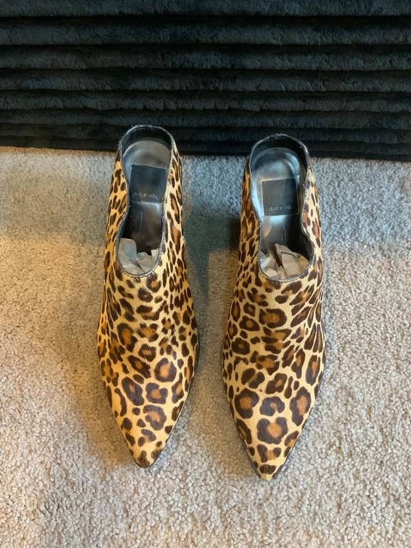 Women's Dolce Vita Leopard Print Calf Hair Mules Sz 9 Beige Brown Western Cowboy