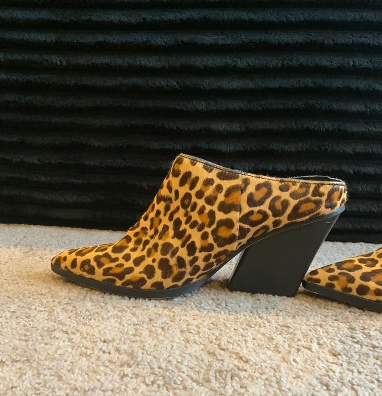 Women's Dolce Vita Leopard Print Calf Hair Mules Sz 9 Beige Brown Western Cowboy