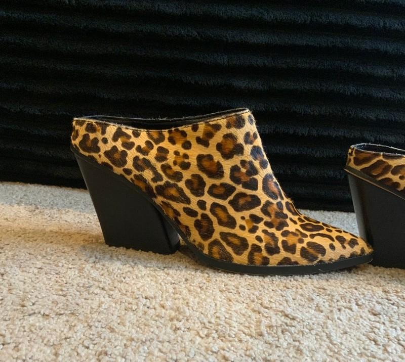 Women's Dolce Vita Leopard Print Calf Hair Mules Sz 9 Beige Brown Western Cowboy