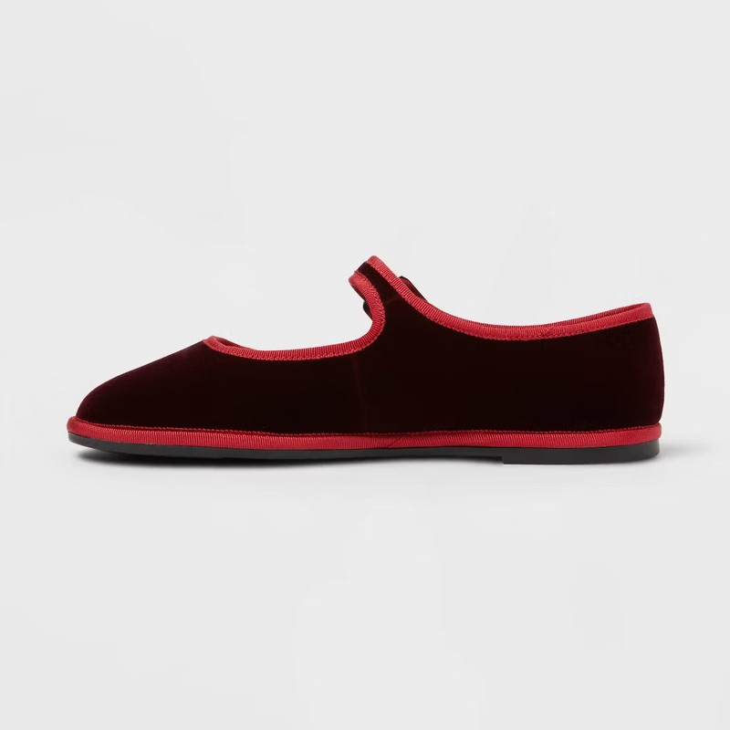 Women’s Halston Ballet Flats With Memory Foam Insole – Universal Thread Burgundy