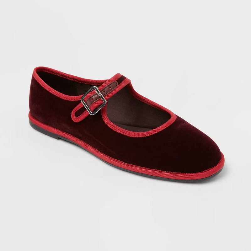 Women’s Halston Ballet Flats with Memory Foam Insole – Universal Thread Burgundy