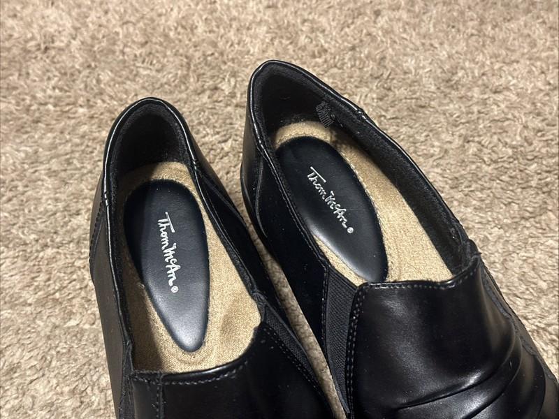 Women's Thom McAn Deidre Black Leather Slip On Clog Shoes Women’s Size 9W