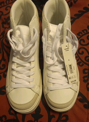Womens Size 8 Hightop Sneakers