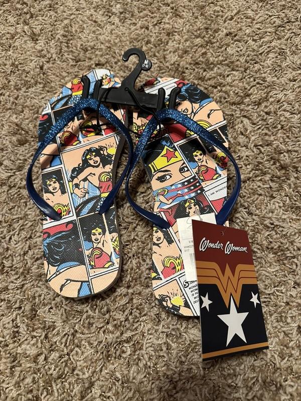Womens Wonder Woman Flip Flop Sandals Thongs WB DC Comics M 7/8 New