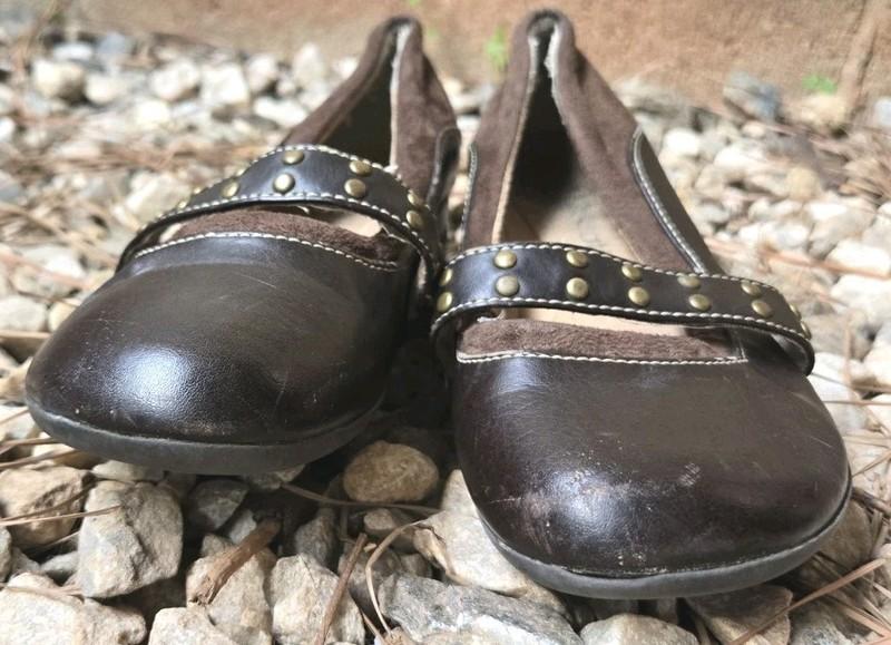 Xhilaration Brown Mary Janes Dress Shoes Girls 13 Fair Condition For A Costume?