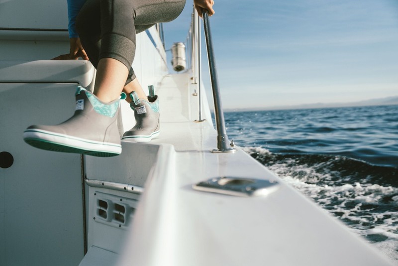 Xtratuf 6 In Ankle Deck Boot - Womens Gray/kelp 7