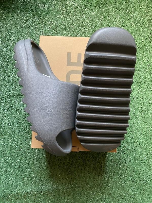 Yeezy Slide Slate Grey Size 9-11 SIZE UP