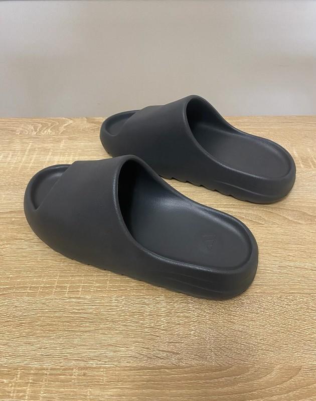 YEEZY SLIDES ONYX SIZES 4-13