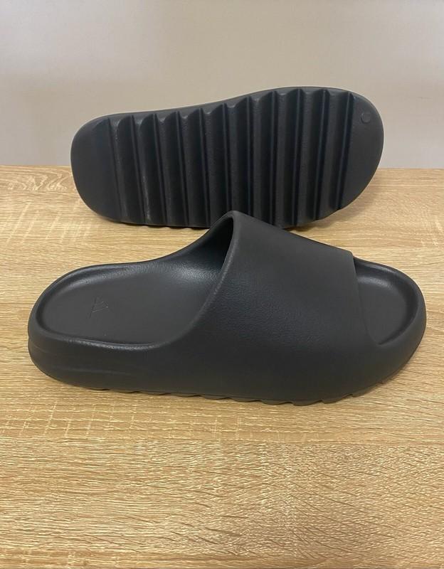YEEZY SLIDES ONYX SIZES 4-13