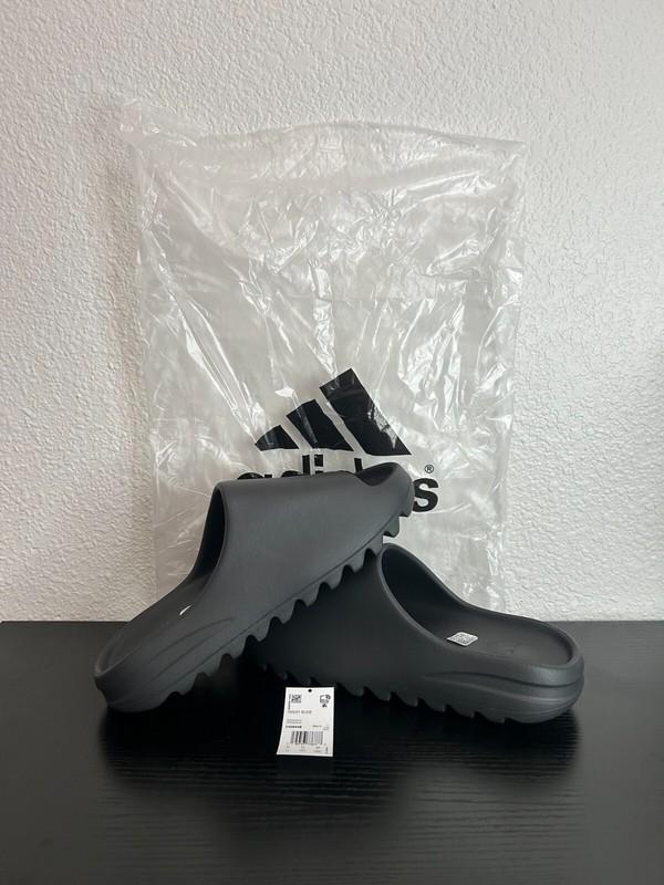 YEEZY SLIDES ONYX SIZES 4-13 US MEN ⚡️FAST SHIPPING⚡️