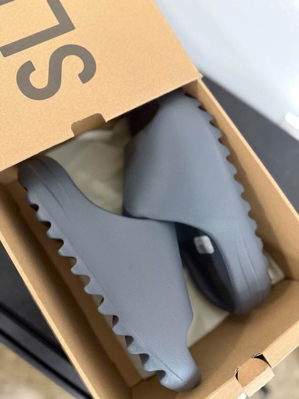 Yeezy Slides Pure / Granite / Slate Marine