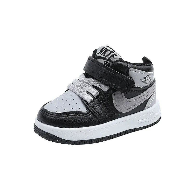 Zapatillas altas para niño pequeño talla 22 Negro blanco y gris