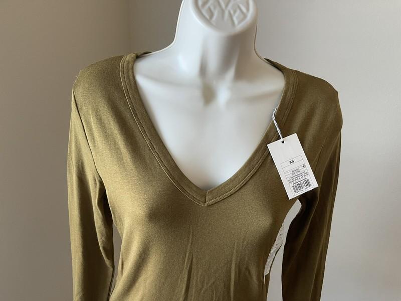A New Day Womens Olive Long Sleeve V-Neck Stretch Pullover T-Shirt S XS