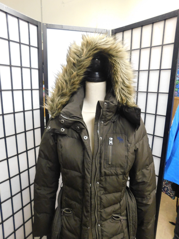 ABERCROMBIE & FITCH Belted Winter Puffer Down Coat Women’s Small Fur Brown