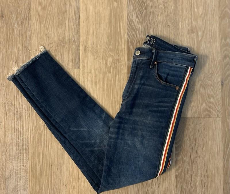 Abercrombie & Fitch Ladies Size 27/4 Simone High Rise Ankle Jeans With Stripes