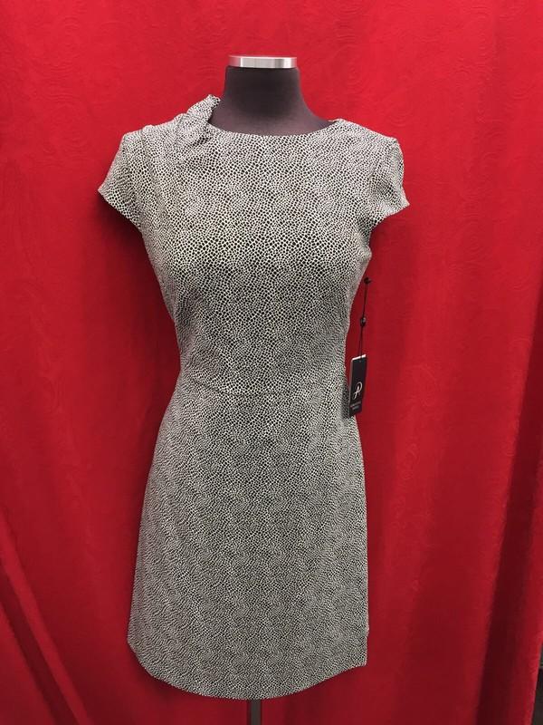 ADRIANNA PAPELL DRESS/LINED/RETAIL$119/LENGTH 42"/SIZE 22W/BLACK/IVORY/NEW W TAG