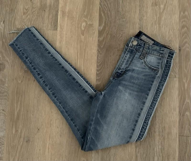 Aeropostale Ladies Size 2 High Waisted Ankle Jegging With Stripes At Sides