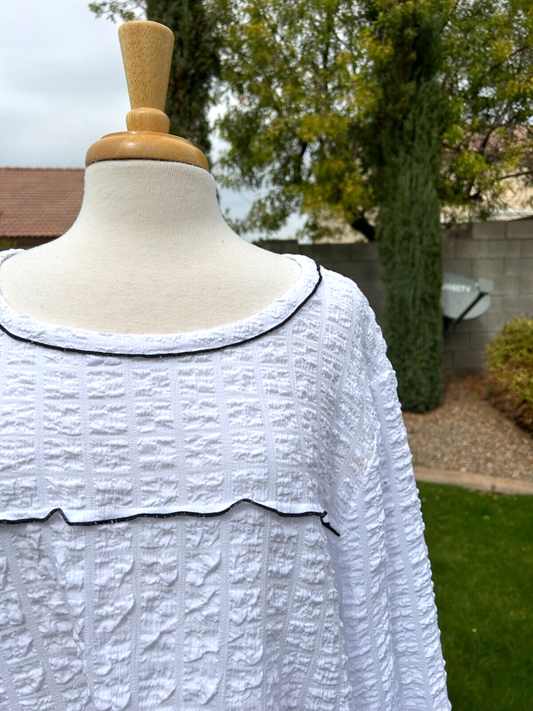 Ali Miles Tunic Top Plus Size 3X Textured White W/ Contrast Black Stitching NWT