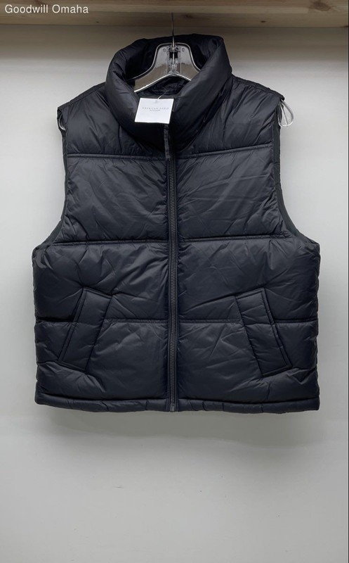 American Eagle Black Puffer Vest Womens Size S NWT