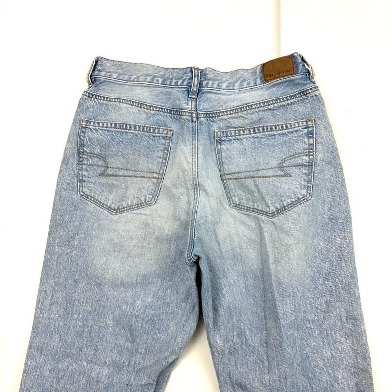 American Eagle Mom Jean Distressed Women's Size 6 Light Wash Blue Denim Jeans