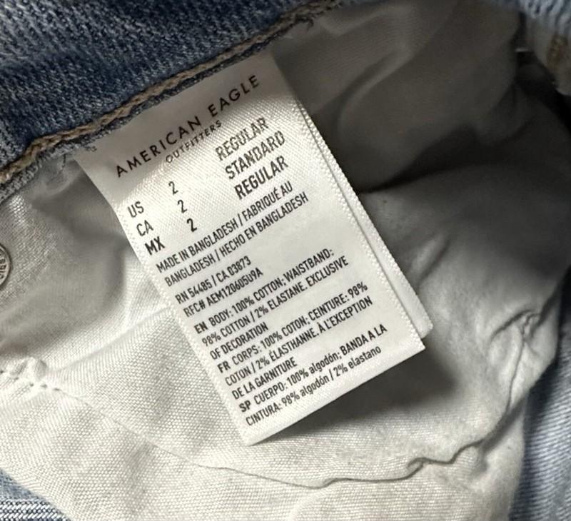 American Eagle Size 2 Reg Light Wash Destroyed Mom Jeans Comfort Waist Stretch