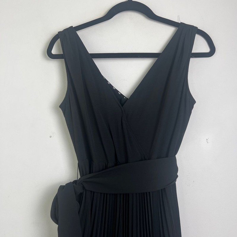 Anthropologie Size 4 Black Viva Pleated Jumpsuit Wide Leg Statement Classic