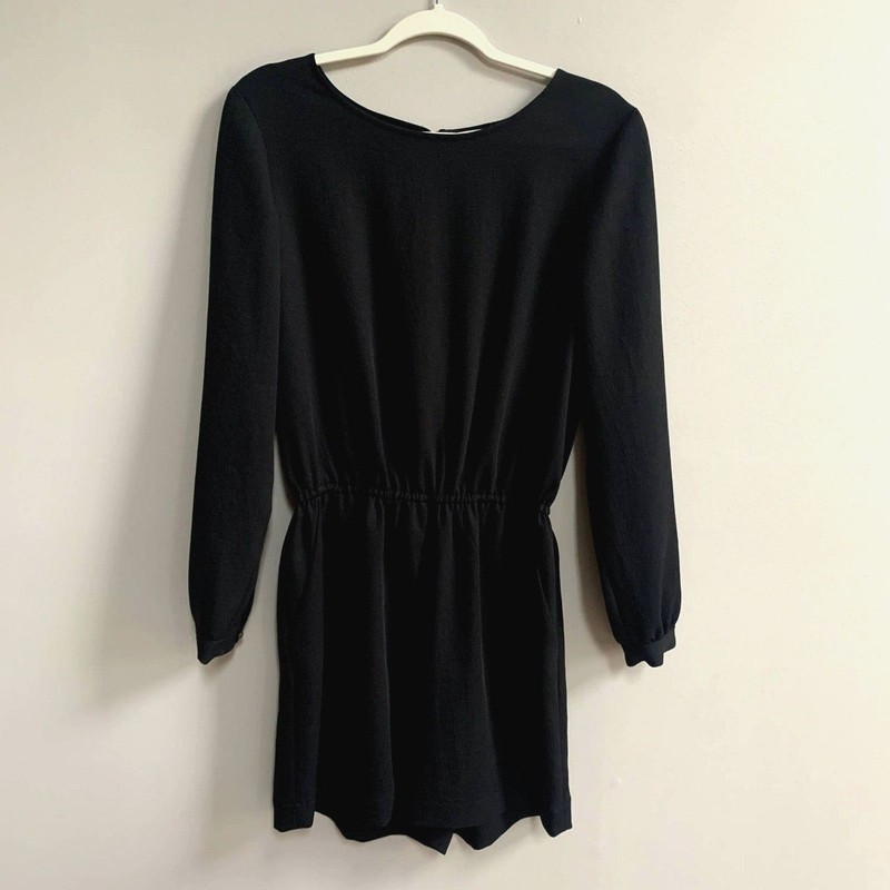 Aritzia Wilfred Grignard Romper Long Sleeve Black Medium Minimalist Chic Preppy