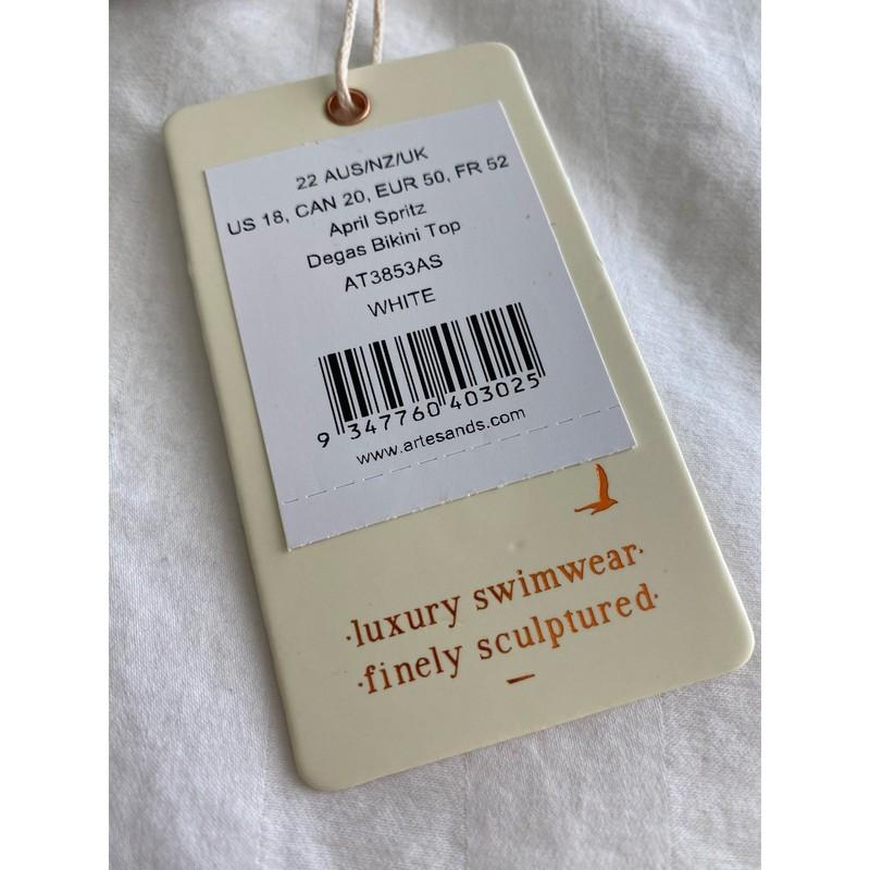 ArTeSanDs Floral Bikini Swim Top