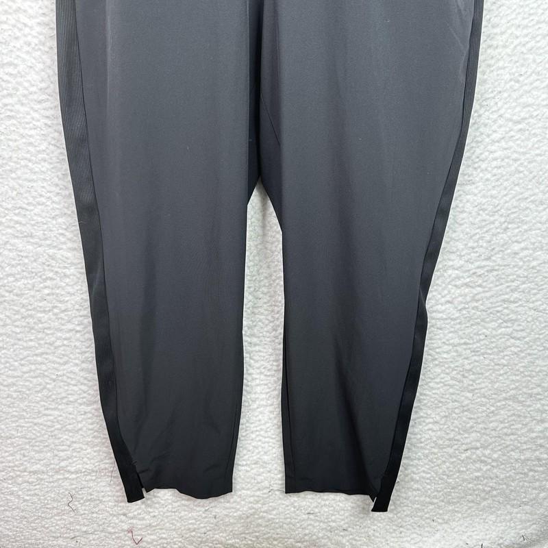 Athleta Jumpsuit Womens 12P Black Brooklyn V Neck Sleeveless Cropped Pockets
