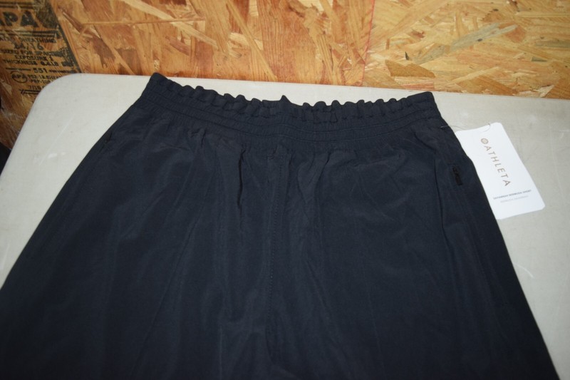 Athleta Savannah Bermuda Short Black Medium