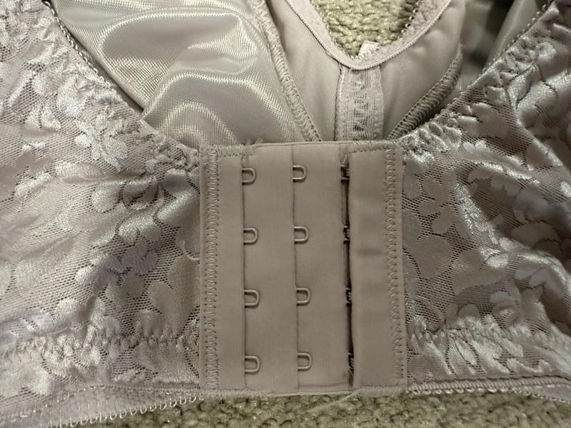 Bali Women's Classic Support Bra - Cool Comfort Fabric - Size 42C - NEW