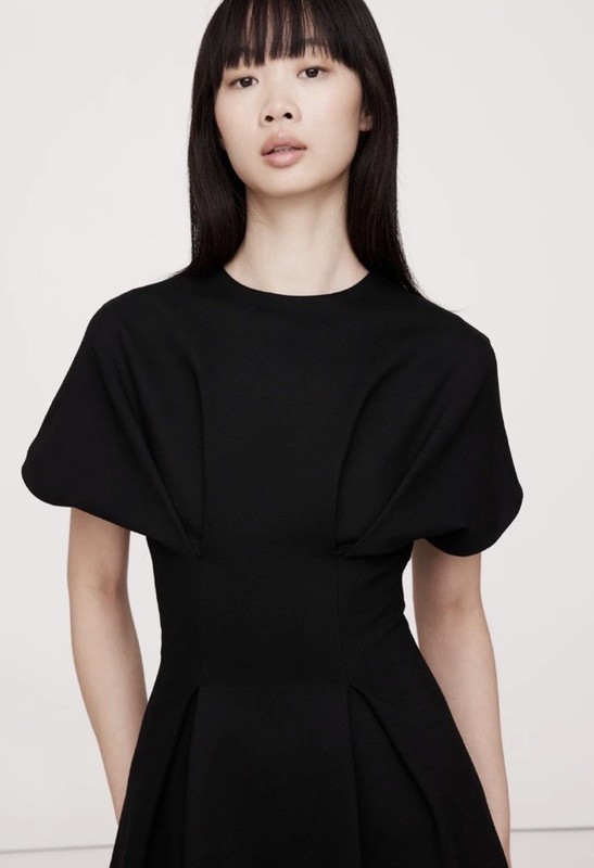 BANANA REPUBLIC Everywhere Ponte Seamed Midi Dress Size Medium Black #743566 NEW