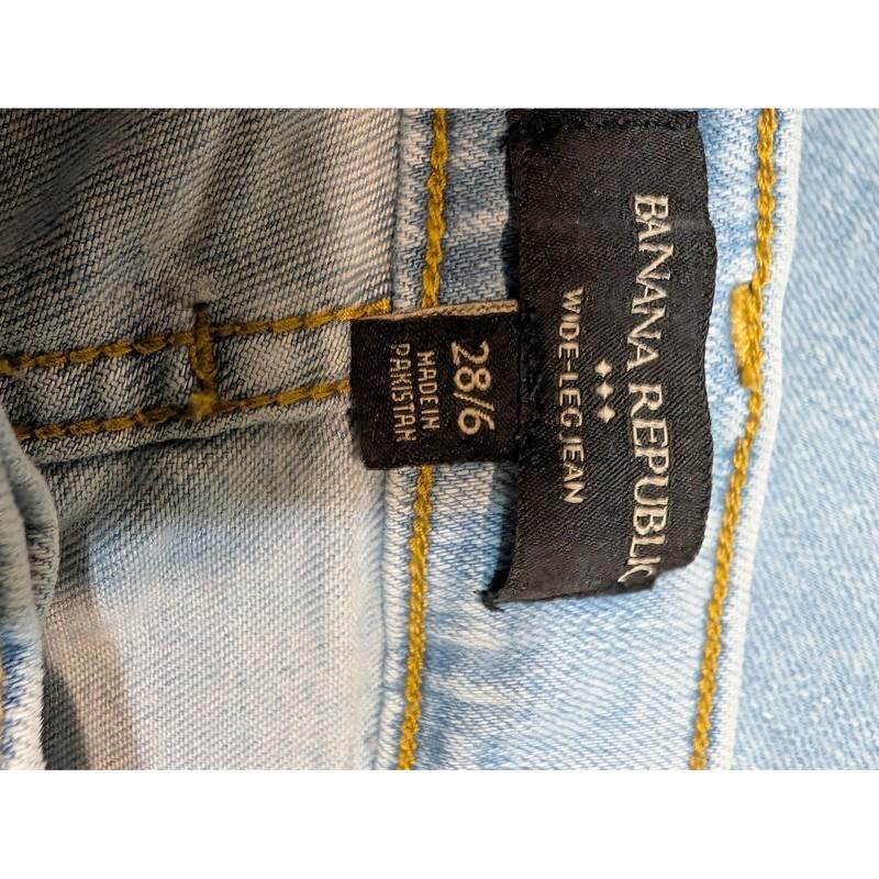 Banana Republic Wide Leg Cropped Jeans Frayed Hem Light Wash Denim Size 28
