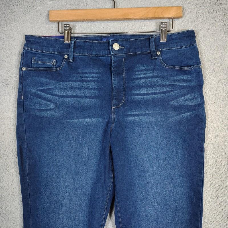 Bandolino Amy Jeans Women 14 Blue Denim Deluxe Super Stretch Modern Straight NWT