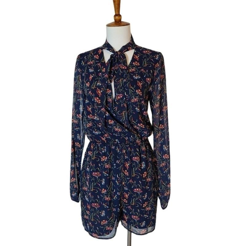 BCBGeneration Navy Blue Floral Long Sleeve Romper Bow Tie Neck XS Preowned