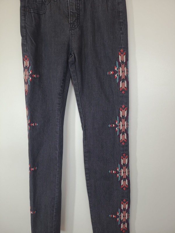 BDG Women's Denim Jeans Size 27X30 Black High Rise Cigarette Ankle Aztec