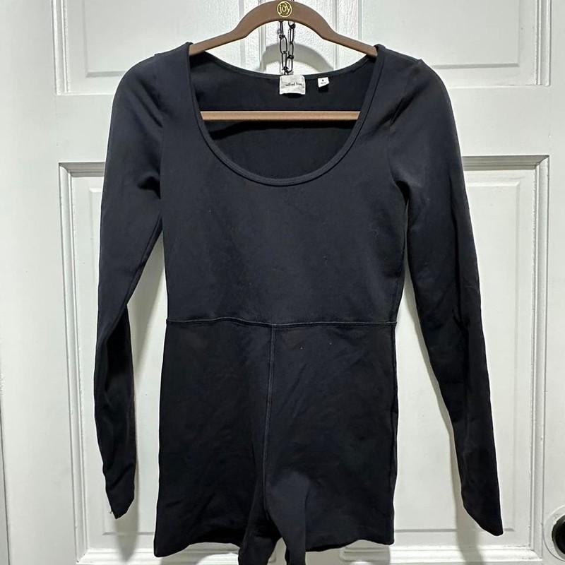 Black Aritzia Wilfred Free Long Sleeve Romper Super Sleek Aritzia Wilfred Size M