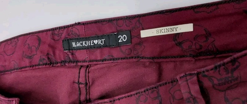 Blackheart Women's Hot Topic Burgundy Red Skull Print Skinny Low Jeans Size 20