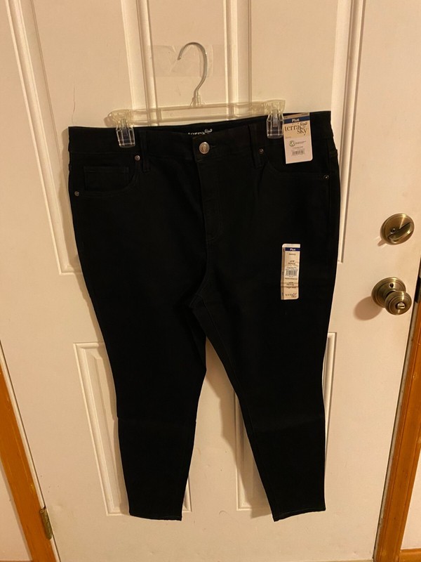 BRAND NEW WOMEN'S SIZE 16W PETITE TERRA & SKY BLACK SKINNY JEANS