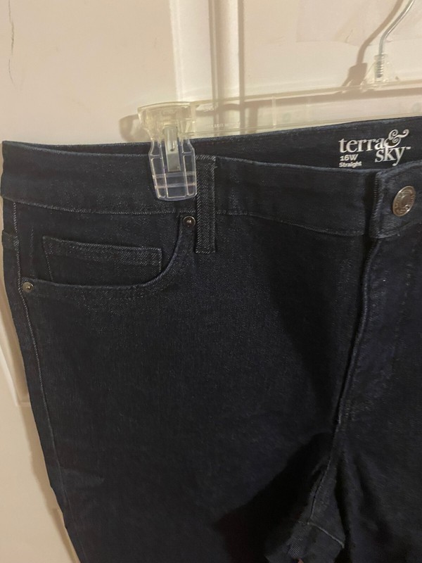 BRAND NEW WOMEN'S SIZE 16W TERRA & SKY STRAIGHT LEG DARK WASH JEANS