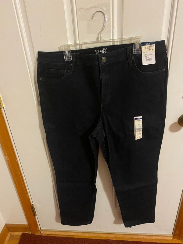 BRAND NEW WOMEN'S SIZE 16W TERRA & SKY STRAIGHT LEG DARK WASH JEANS